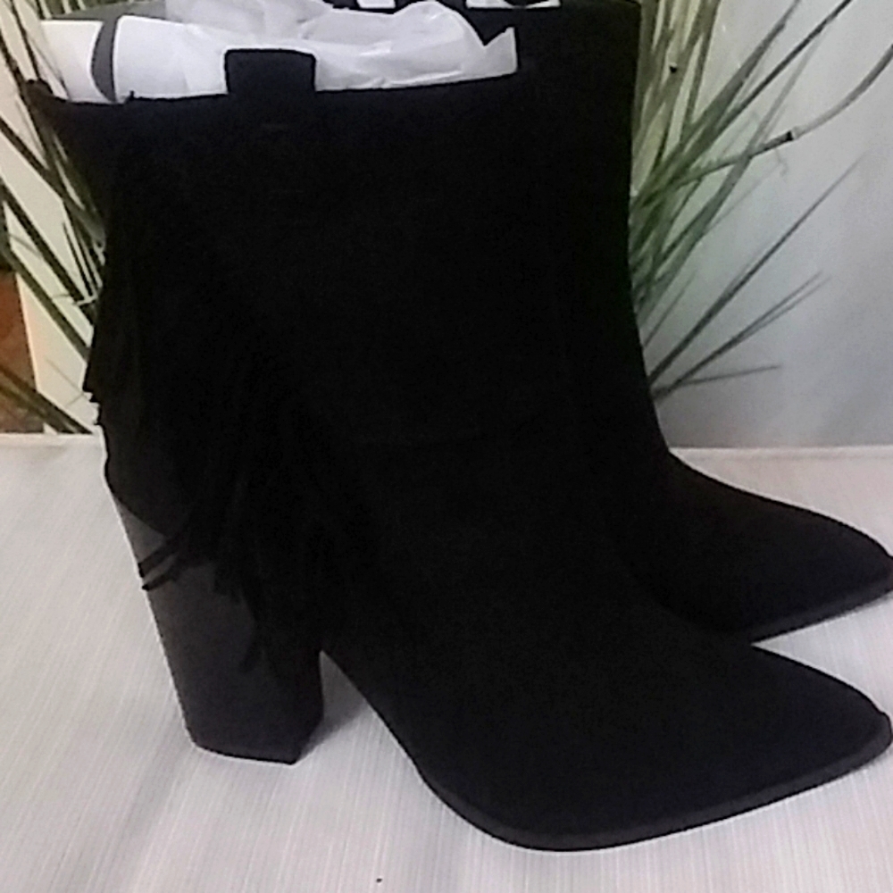 Black fringe boots
